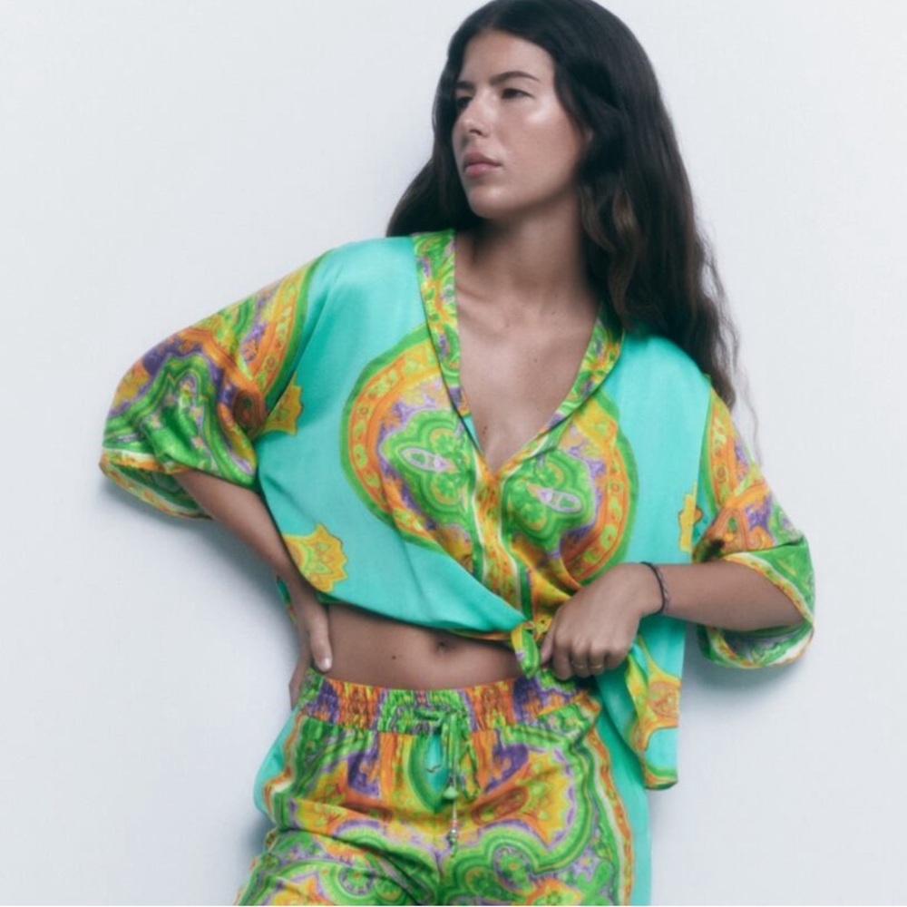 Flowy printed blouse green